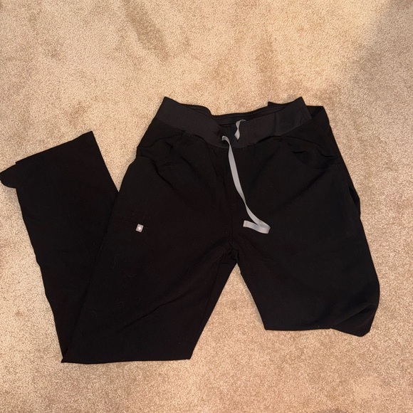 Figs Kade Cargo Scrub Pant Black Medium Tall - Picture 1 of 3